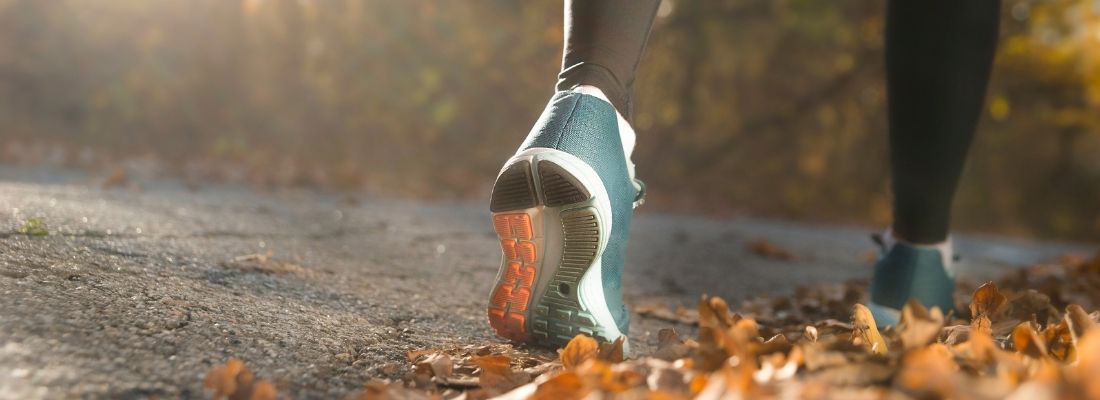 Courir le matin vs courir le soir : quelle est la meilleure option ?
