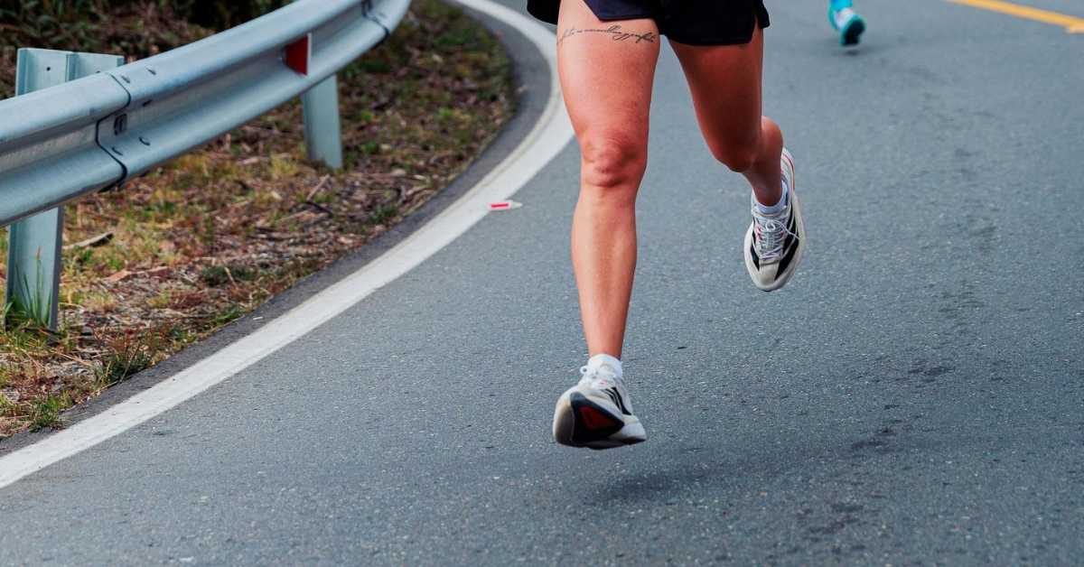Progresser en montée sans exploser : technique running et trail
