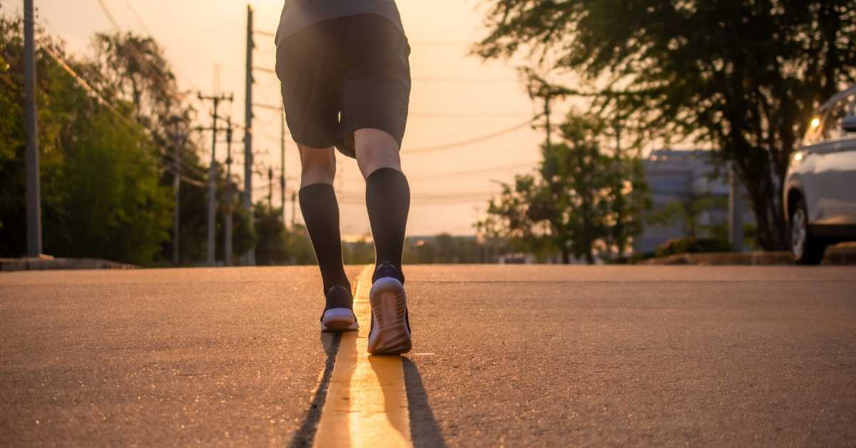 Petites ou grandes foulées : la vérité pour courir plus vite sans se blesser