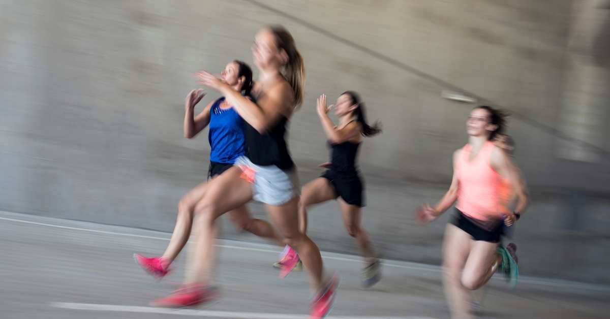 Pourquoi les longues lignes droites pèsent autant sur le mental des coureurs ?