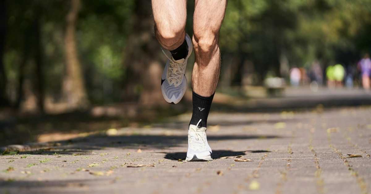 Route ou trail : quel terrain choisir pour progresser en running ?