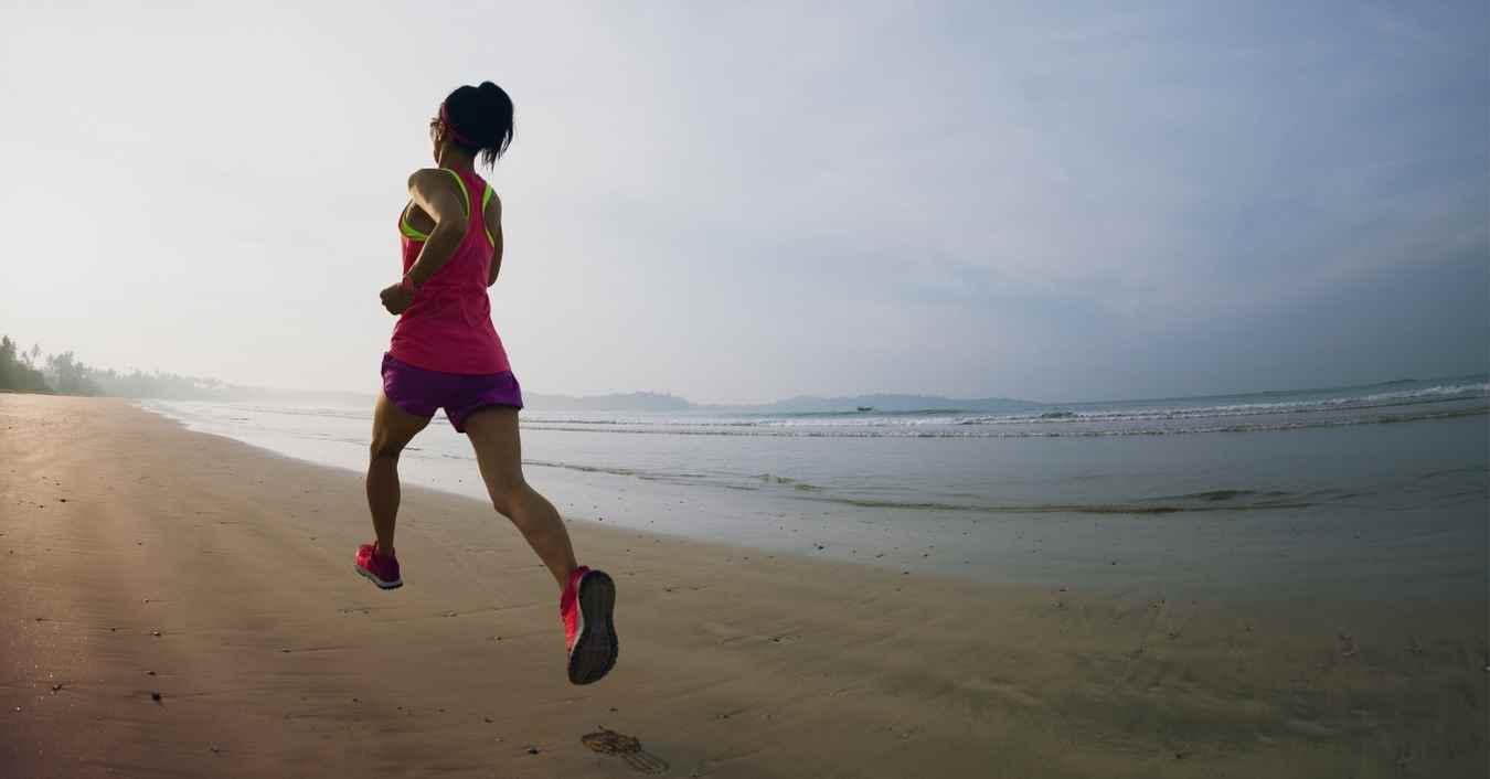 Courir en vacances : garder son niveau facilement sans se gâcher le séjour